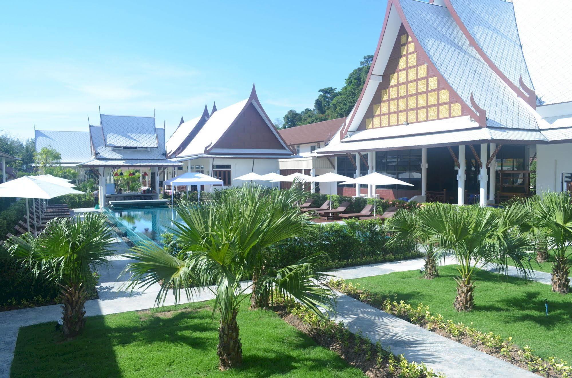 Bhu Tarn Koh Chang Resort & Spa Exterior photo